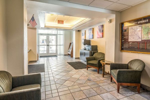 MOTEL 6 HOT SPRINGS SD (Hot Springs)